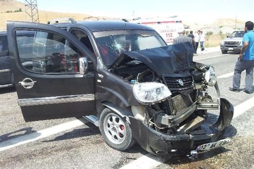 Van'da 2 Trafik Kazası 5 Yaralı 3