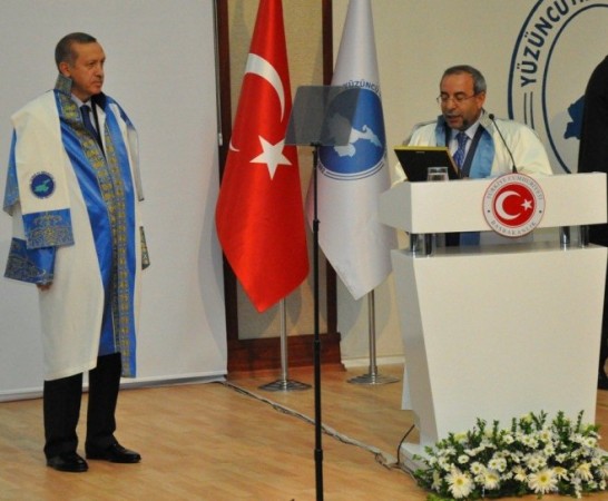 Van YYü'de Başbakan Erdoğan'a Fahri Doktora Unvanı Verildi ! 3