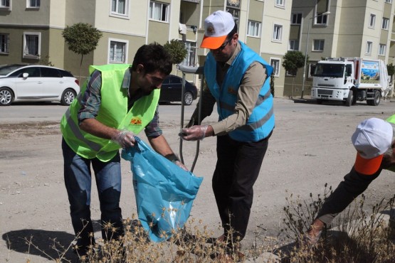 İpekyolu Belediyesi Kevenli TOKİ'de temizlik kampanyası 2