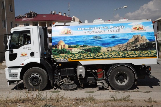 İpekyolu Belediyesi Kevenli TOKİ'de temizlik kampanyası 7