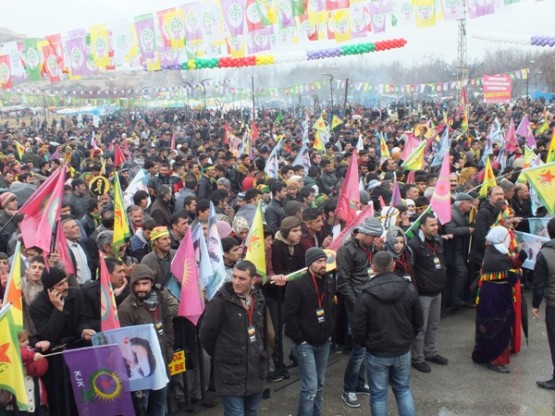 2015 Van Newrozu'nda karaler! 4
