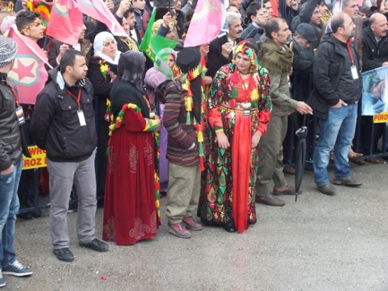 2015 Van Newrozu'nda karaler! 11