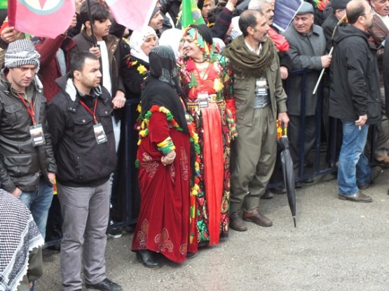 2015 Van Newrozu'nda karaler! 13