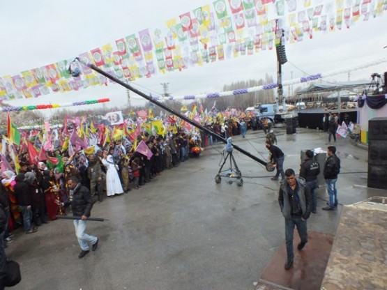 2015 Van Newrozu'nda karaler! 25