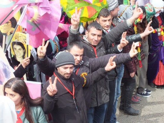2015 Van Newrozu'nda karaler! 57