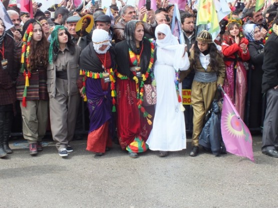2015 Van Newrozu'nda karaler! 68