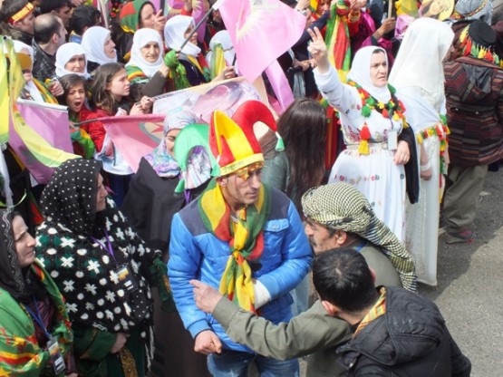 2015 Van Newrozu'nda karaler! 69