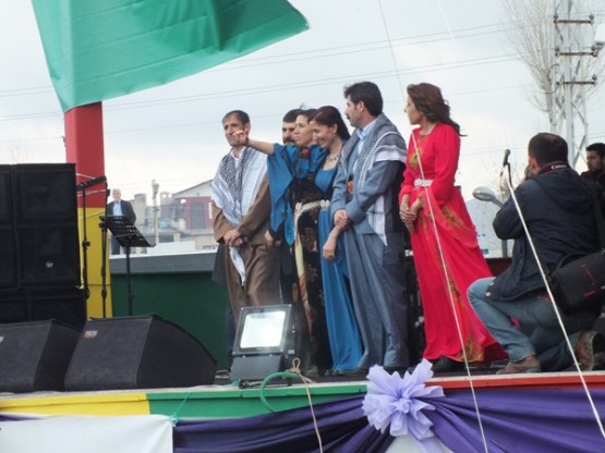 2015 Van Newrozu'nda karaler! 114