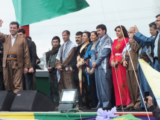 2015 Van Newrozu'nda karaler! 129