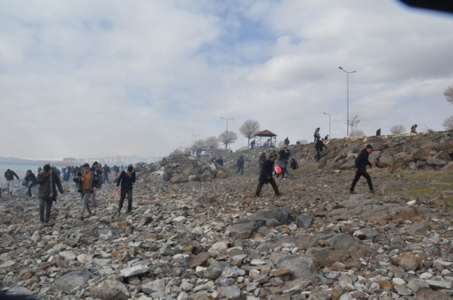Erciş'te Newroz'a polis müdahalesi 1