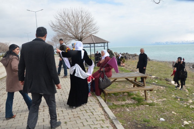 Erciş'te Newroz'a polis müdahalesi 5