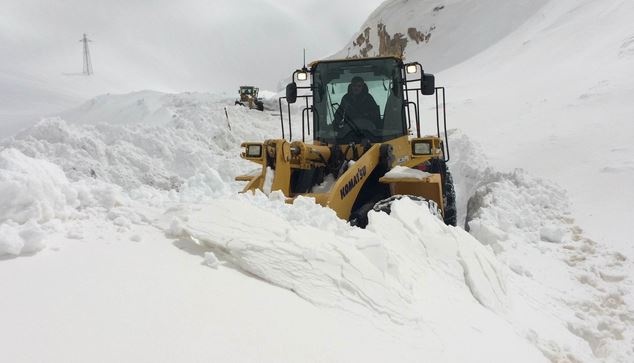 Bahçesaray Yolu'na çığ düştü (21 Mart) 4