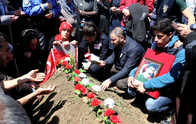 Şehit Ferhat Arslan'ın cenazesinde yürek yakan kareler 19