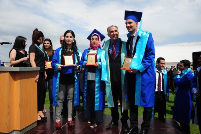 YYÜ Edebiyat Fakültesi 2016 Mezuniyet Töreni 13