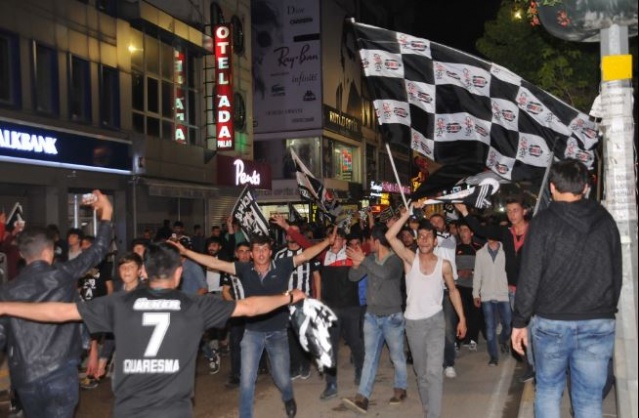 Van'da Beşiktaş'ın şampiyonluk kutlaması 5