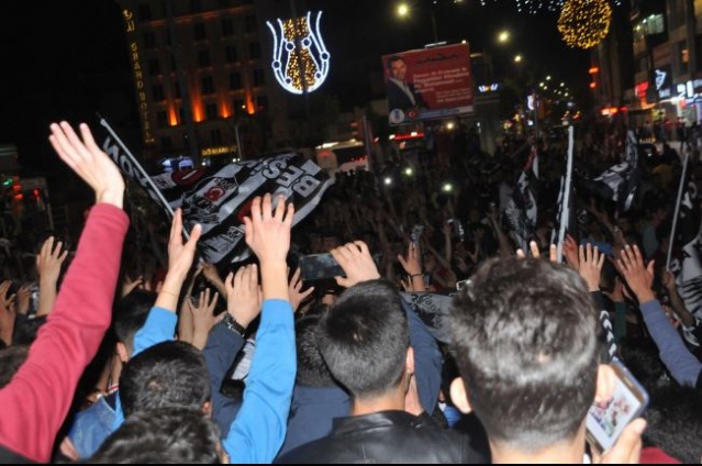 Van'da Beşiktaş'ın şampiyonluk kutlaması 3
