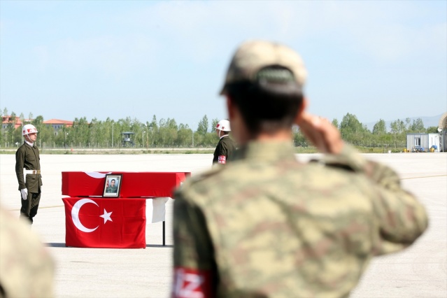 Van'da Antepli şehit memleketine uğurlandı 3