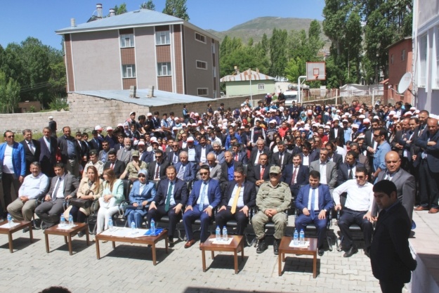 Muradiye’de yeni Gençlik Merkezi açıldı 4