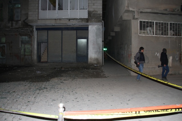 AK Parti ilçe binasına bombalı saldırı yapıldı 3