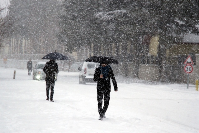 Van'da kar yağışı hayatı olumsuz etkiledi 20