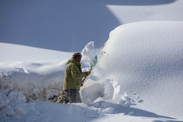 Van'da zorlu kış şartlarının resimleri 13