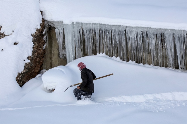 Van'da zorlu kış şartlarının resimleri 18