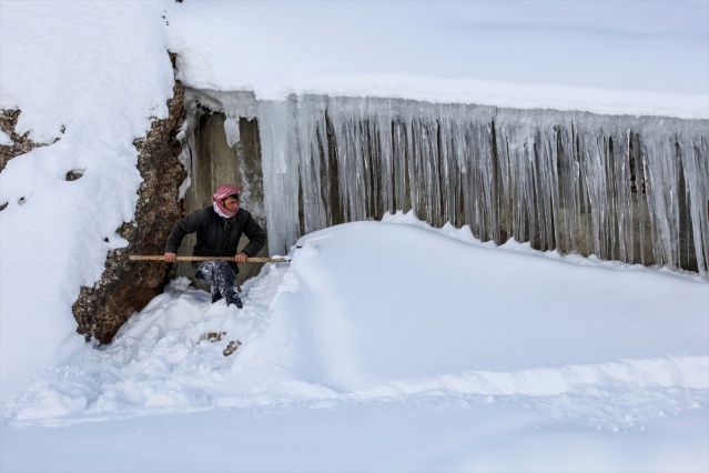 Van'da zorlu kış şartlarının resimleri 17