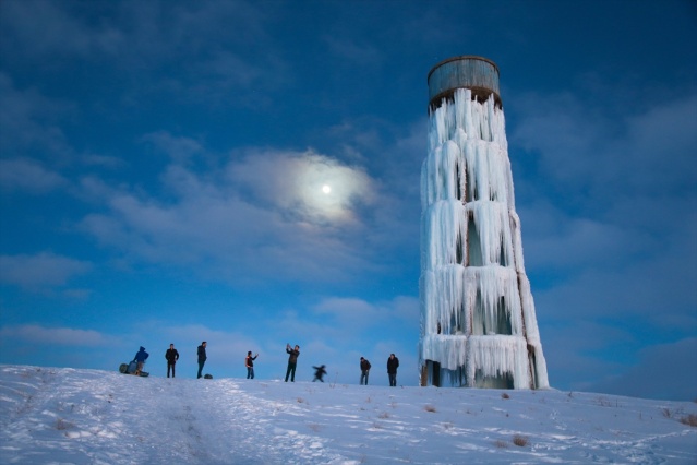 Su deposu Buz Kulesi’ne dönüştü 8