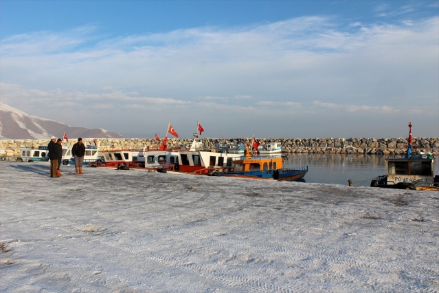 Van Gölü'nde "ekmek mücadelesi" 4