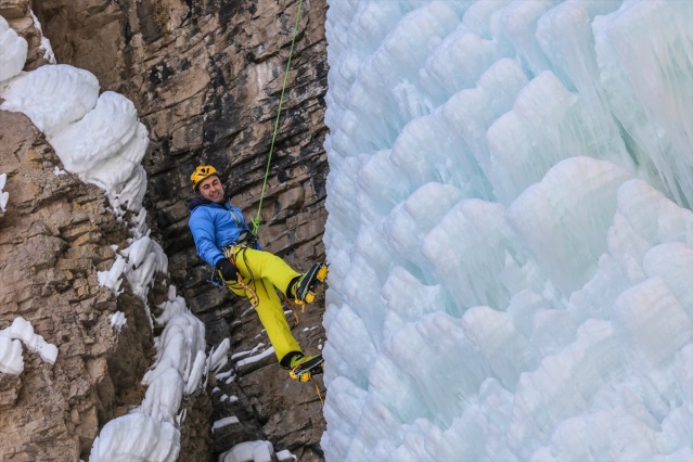 Milli dağcı Tunç Fındık, Van'da donmuş şelaleye tırmandı 12