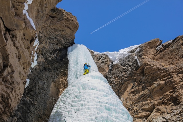 Milli dağcı Tunç Fındık, Van'da donmuş şelaleye tırmandı 21