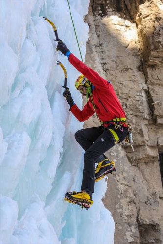 Milli dağcı Tunç Fındık, Van'da donmuş şelaleye tırmandı 28