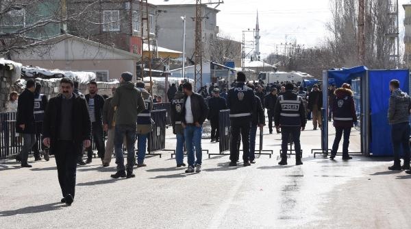 Van'da nevruz çoşkuyla kutlandı 1