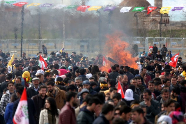 Van'da nevruz çoşkuyla kutlandı 8