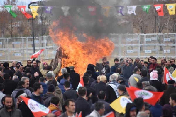 Van'da nevruz çoşkuyla kutlandı 5