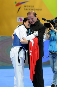 Van'ın gururu Nur Tatar, Dünya Şampiyonu 2