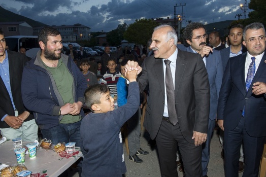 Vali Zorluoğlu, Gevaş’a gitti 2