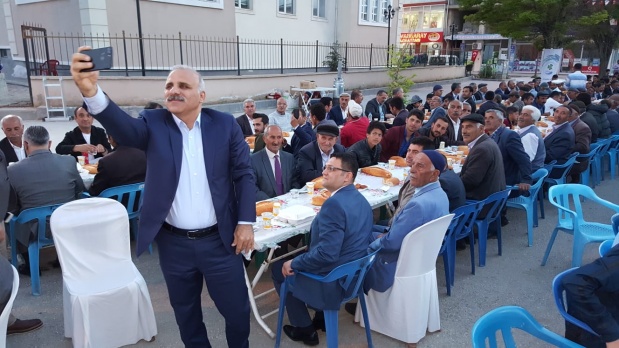 Vali Zorluoğlu, iftarını Gürpınarlı vatandaşlarla açtı 9