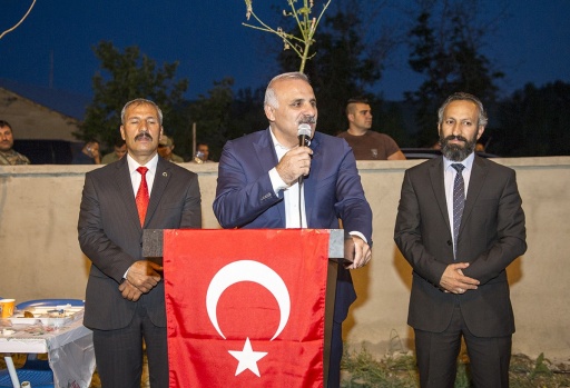 Vali Zorluoğlu, Kasımoğlu Mahallesi’nde iftar açtı 4