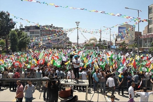 HDP final mitingini Van'da yaptı 11