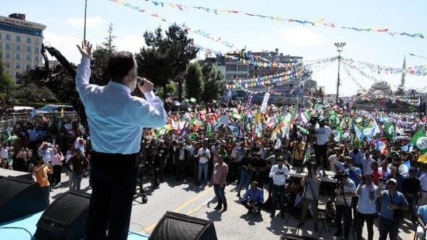 HDP final mitingini Van'da yaptı 9