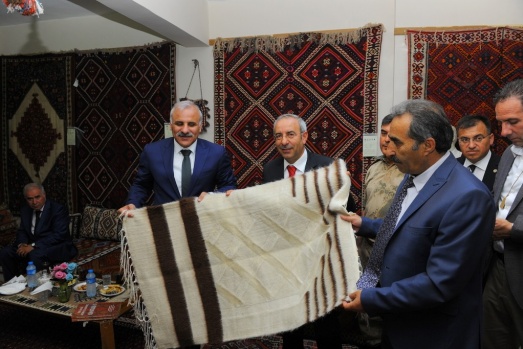 Türk el sanatları teşhir ve tanzim salonu törenle açıldı 7