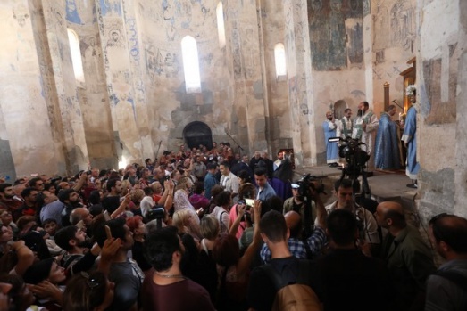 Bakan Ersoy Akdamar'da yapılan Ermeni ayinine katıldı 2