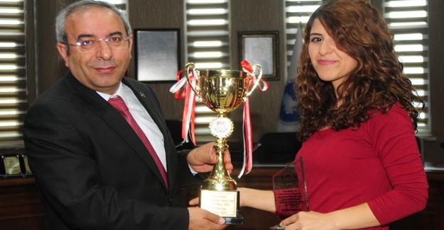 YYÜ'de birincilik kupası Battal'a takdim edildi - Van Haber