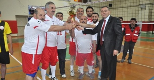 Van’da kurumlar arası voleybol turnuvası