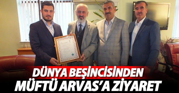 Dünya 5. olan Muhammed Sizcan'dan müftü Arvas'a ziyaret