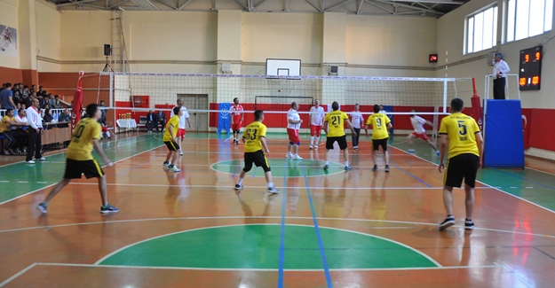Kurumlar arası Voleybol şampiyonu Kızılay şubesi oldu