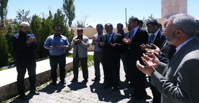 Saadet Partisi'nden Zeve Şehitliğine Ziyaret!