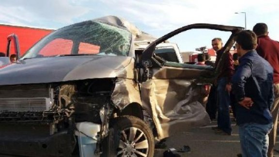 Elazığ'da feci kaza:Mehmet Eraslan ağır yaralı
