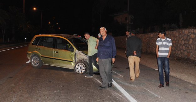 Mersin'de trafik kazasında Mehmet Dakak ve  Fari Kabi öldü!